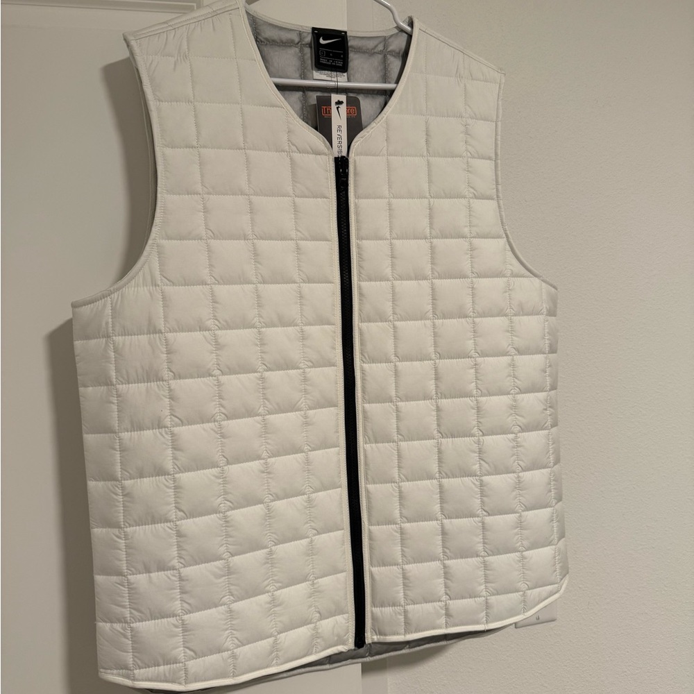 Nike Men's theremore insulated reversible White Vest